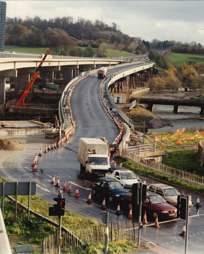 The viaducts which were up to 430m long were constructed adjacent to the existing viaducts. Following the demolition of the latter the new 5500t bridge decks were slid sideways into their final positions.