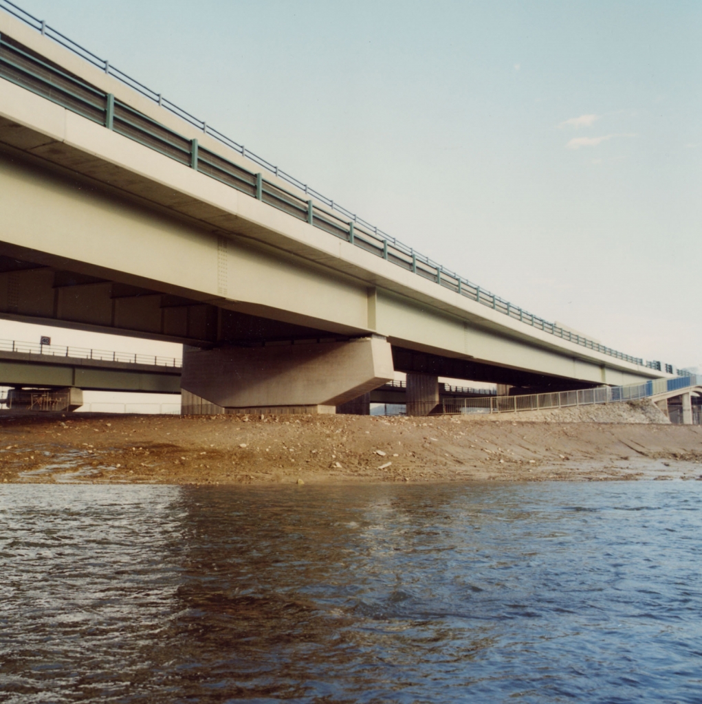 The multi-span viaducts were built over a tidal river, a major railway and sub-surface utilities before being slid approximately 12m sideways.
