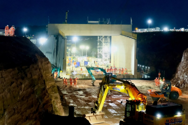 HS2's 5,600 tonne bridge moving into place 