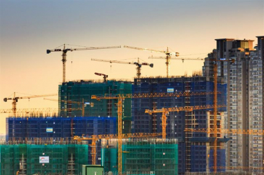 The uncertain outlook for the UK economy has led to reduced optimism, according to the latest RICS UK construction and infrastructure market survey.
