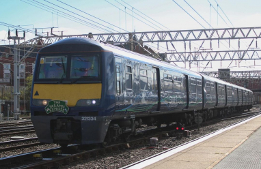 A zero-carbon rail freight service has been launched by Network Rail and Varamis Rail.