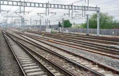 Business and community groups call on government to kick-start rail electrification to meet 2040 rail decarbonisation target.