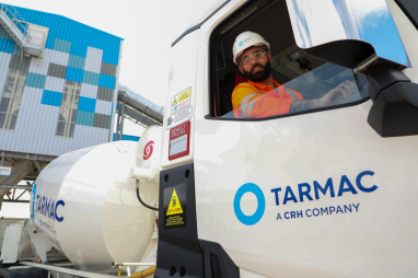 Tarmac has placed an order with Renault Trucks for its first battery electric mixer truck in the UK.