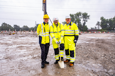 Breaking ground at the Ferrybridge site - image SSE Renewables