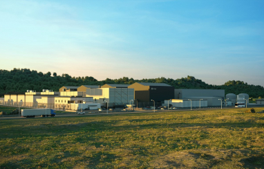 CGI of an Xe-100 nuclear power plant -  image: X-energy