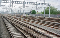 Business and community groups call on government to kick-start rail electrification to meet 2040 rail decarbonisation target.